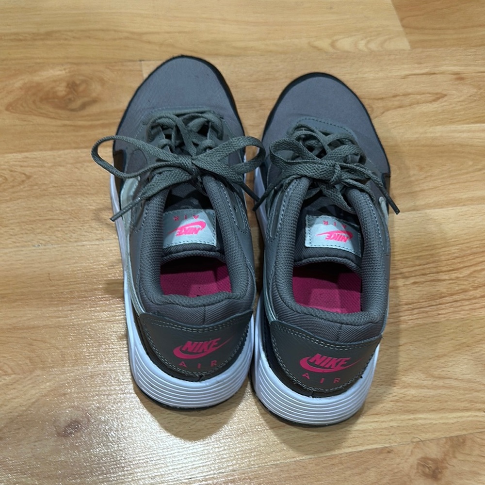 Nike Women's Gray Sneakers